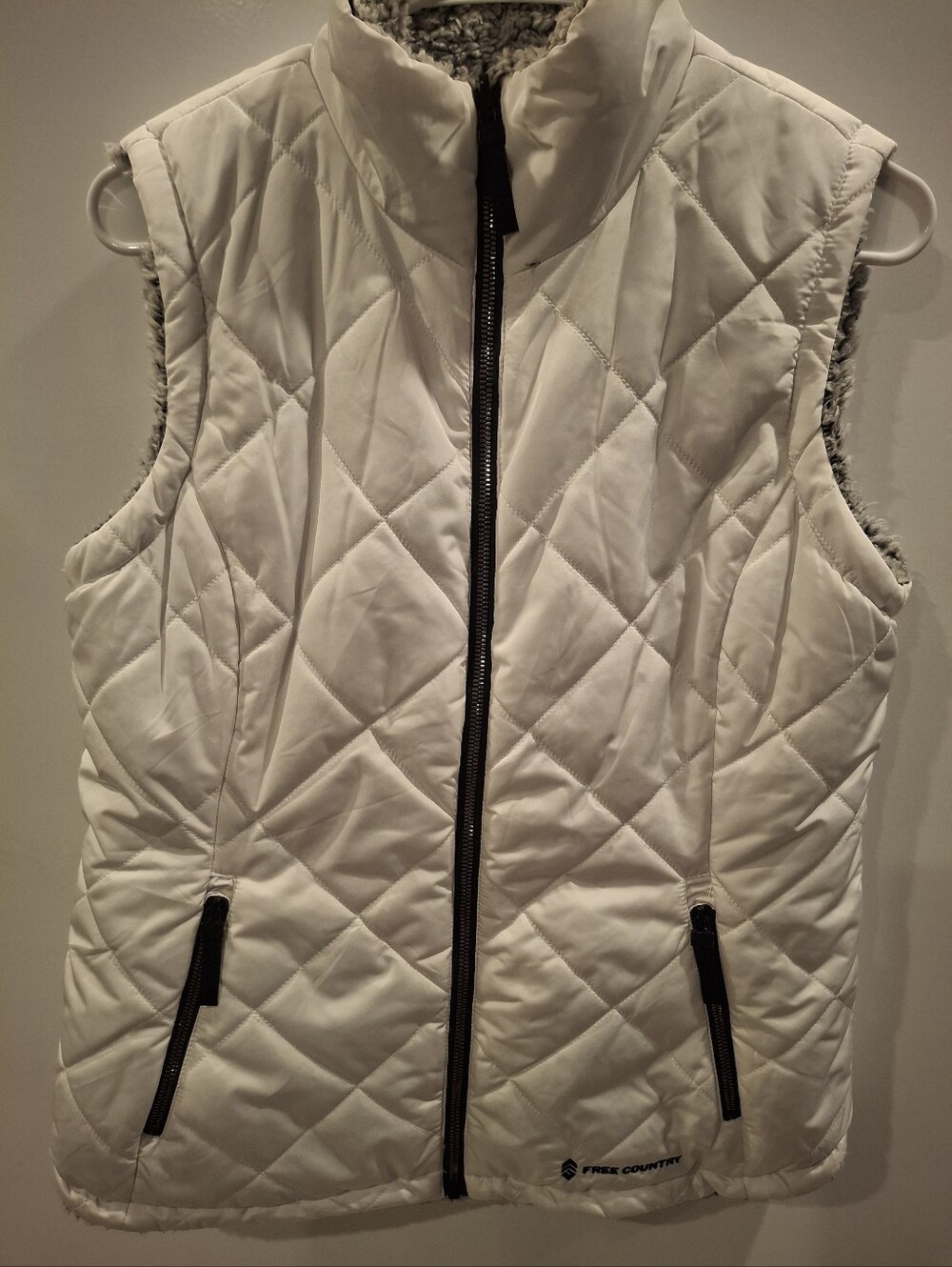 Free Country White Quilted Sleeveless Puffer Vest with Black Trim
